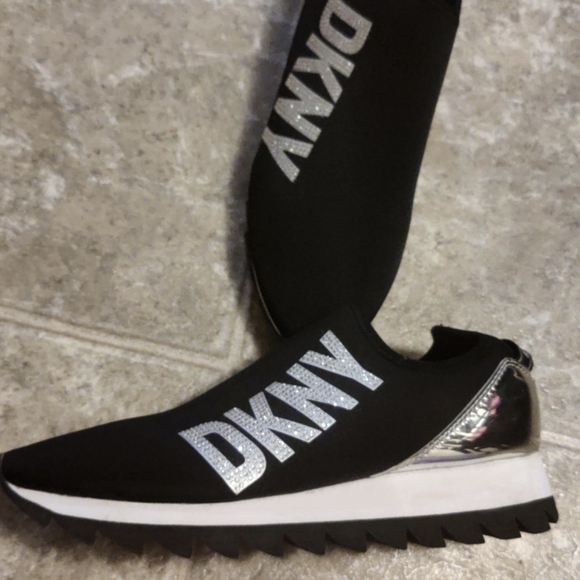 Shoes - Picture 4 of 7